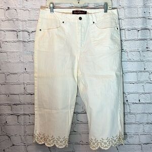 ⭐️Gloria Vanderbilt white capris gold embroidered scallop hem women plus size 14